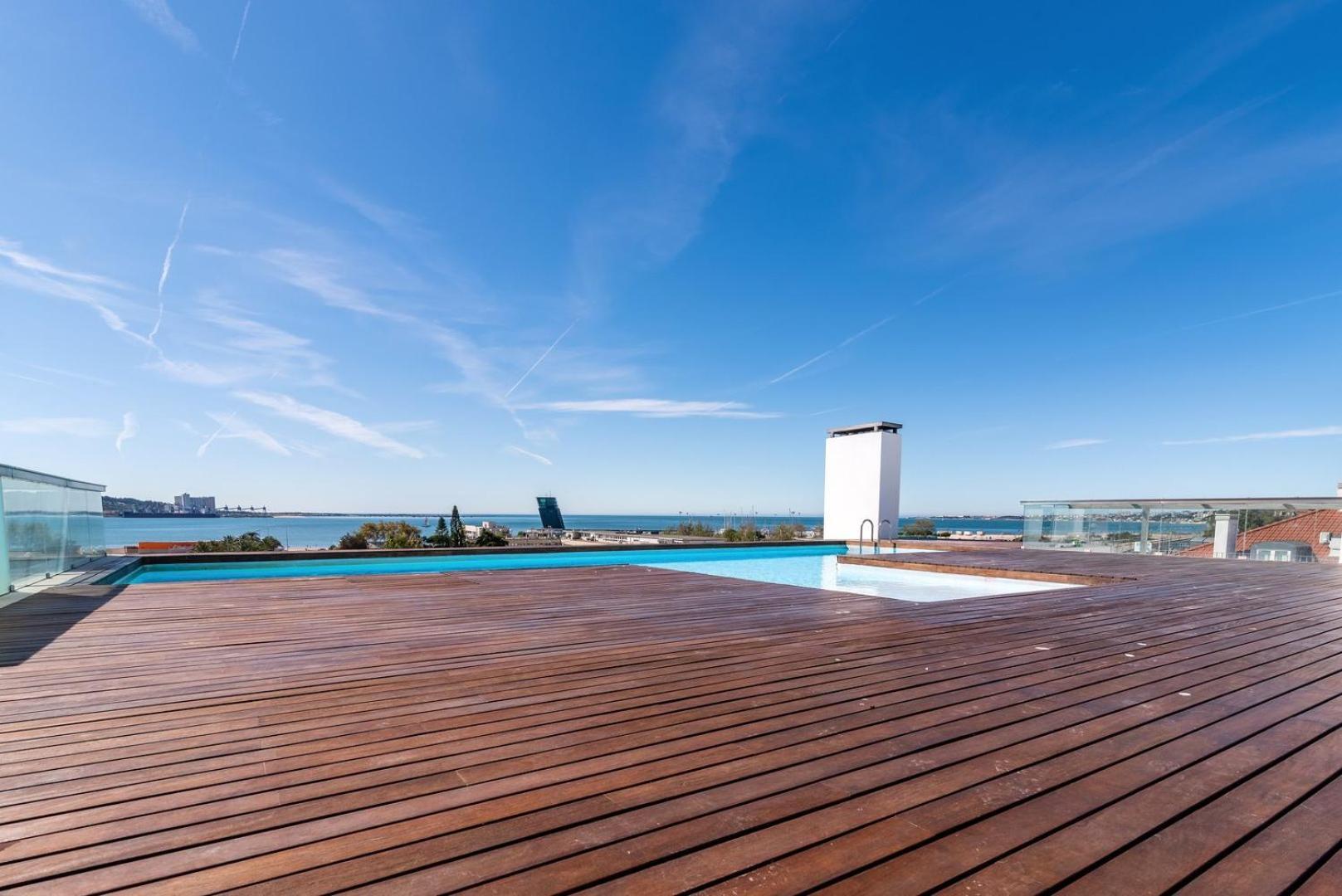 Апартаменти Guestready - Alges Apt With Stunning Rooftop Pool Екстер'єр фото