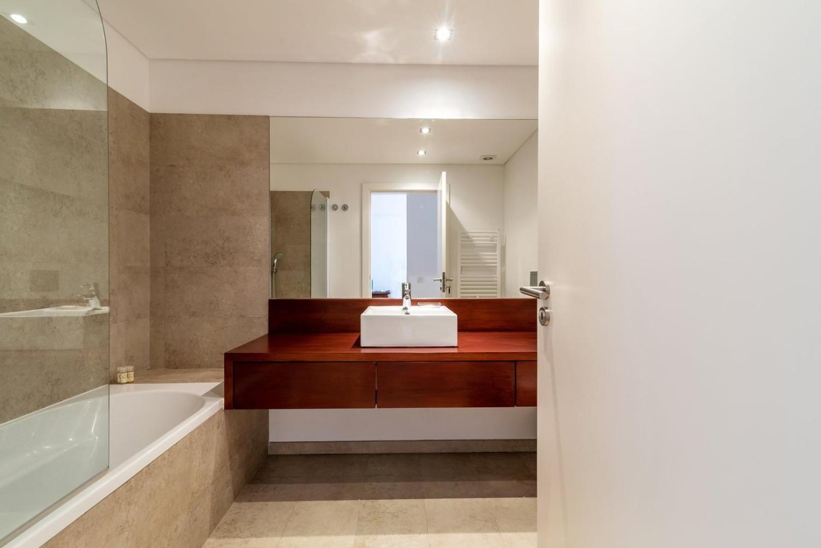Апартаменти Guestready - Alges Apt With Stunning Rooftop Pool Екстер'єр фото